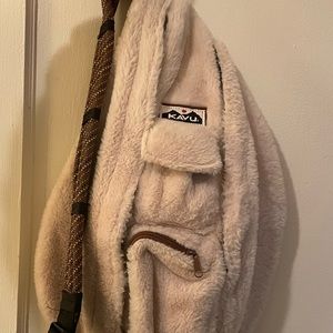 ⚡️LIKE NEW⚡️KAVU ⚡️Cream Fleece & Rope Sling
